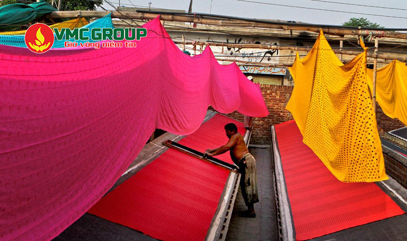 Butyl Carbitol được dùng trong ngành dệt nhuộm