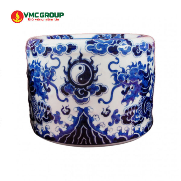 Iron Oxide Black được dùng để tạo màu cho gốm sứ